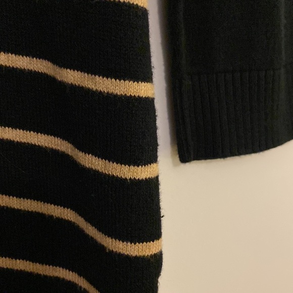 Gap 3/4 Sleeve 100% Cotton Black and Tan Striped Sweater - Picture 4 of 6
